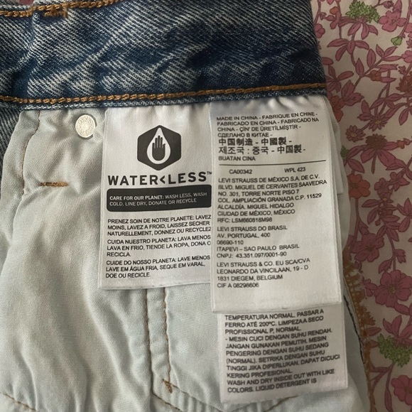 Levi’s 501 Cutoff Shorts - Picture 5 of 10